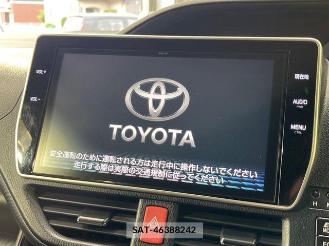 Toyota NOAH HYBRID 2017-07 7501945-4