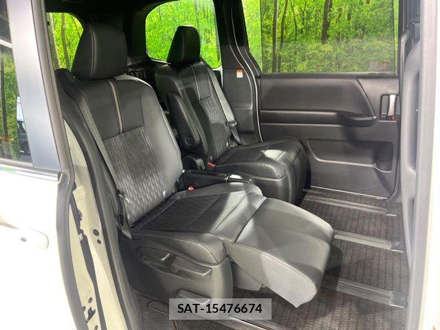 Toyota NOAH HYBRID 2023-06 7501941-8