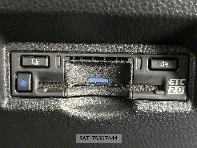 Toyota NOAH HYBRID 2023-04 7501942-10