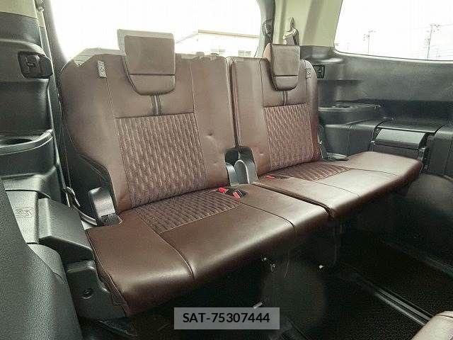 Toyota NOAH HYBRID 2023-04 7501942-13