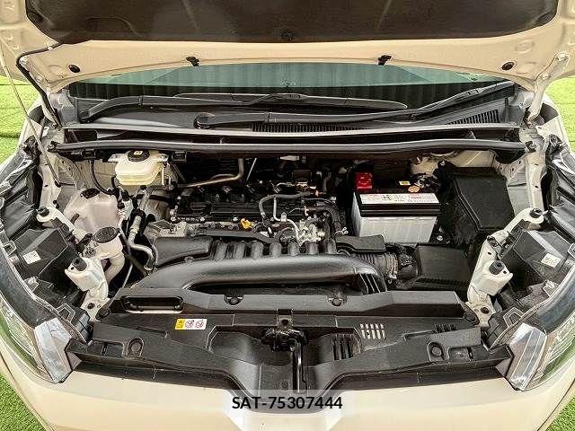 Toyota NOAH HYBRID 2023-04 7501942-17