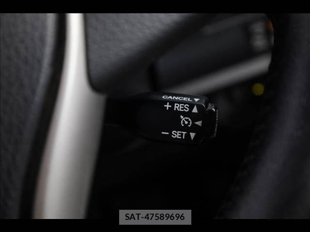 Toyota NOAH HYBRID 2015-09 7501948-14