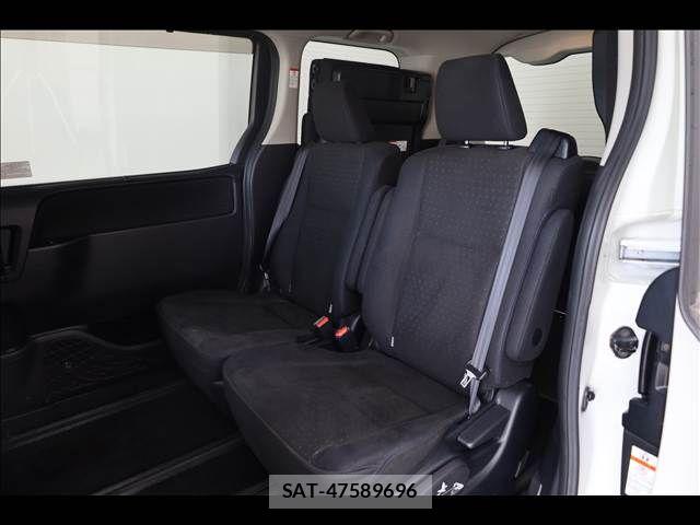 Toyota NOAH HYBRID 2015-09 7501948-17