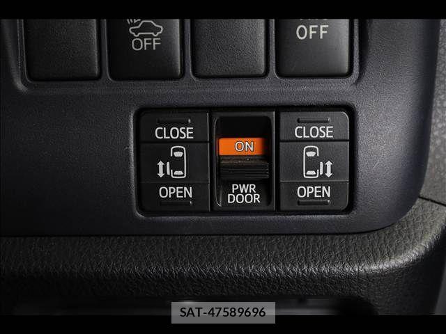 Toyota NOAH HYBRID 2015-09 7501948-3