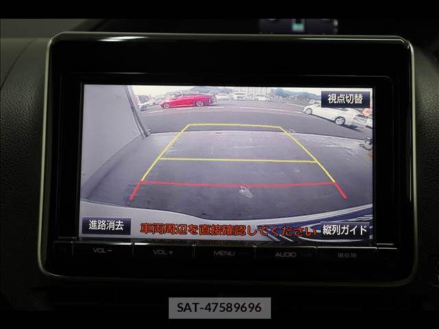 Toyota NOAH HYBRID 2015-09 7501948-5