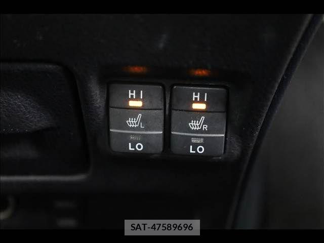 Toyota NOAH HYBRID 2015-09 7501948-8