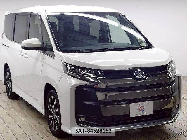 Toyota NOAH HYBRID 2023-07 7501936-15
