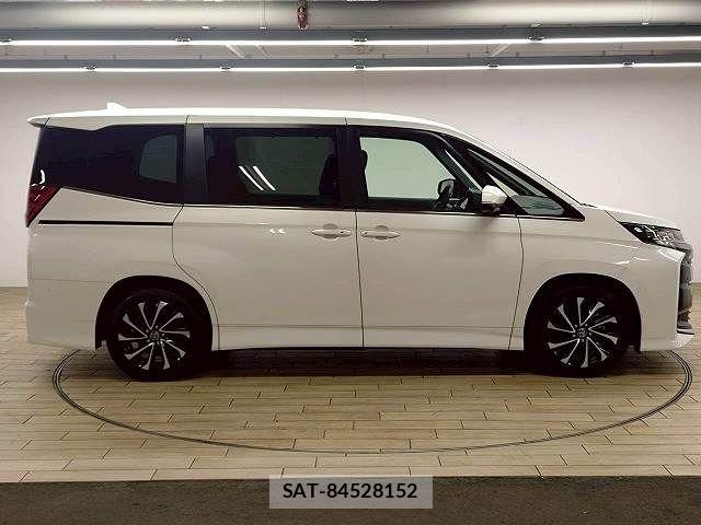 Toyota NOAH HYBRID 2023-07 7501936-16
