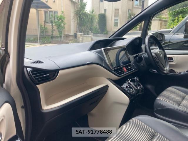 Toyota NOAH HYBRID 2020-03 7509461-11