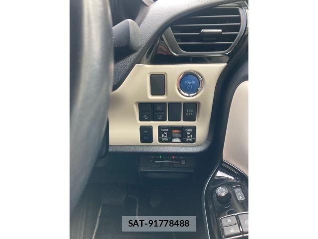 Toyota NOAH HYBRID 2020-03 7509461-13