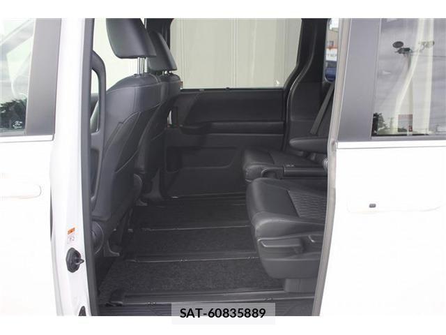 Toyota NOAH HYBRID 2023-07 7509459-18