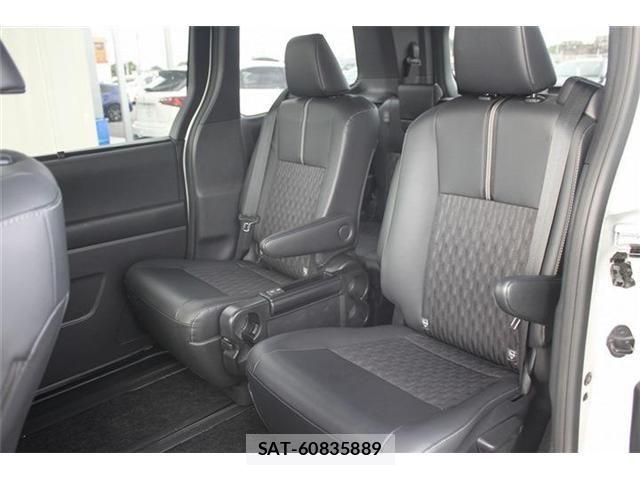 Toyota NOAH HYBRID 2023-07 7509459-19