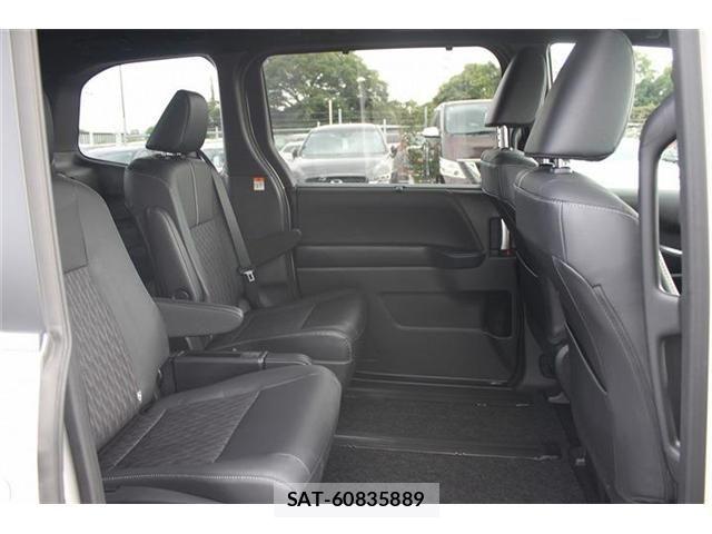 Toyota NOAH HYBRID 2023-07 7509459-25