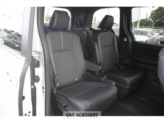 Toyota NOAH HYBRID 2023-07 7509459-26