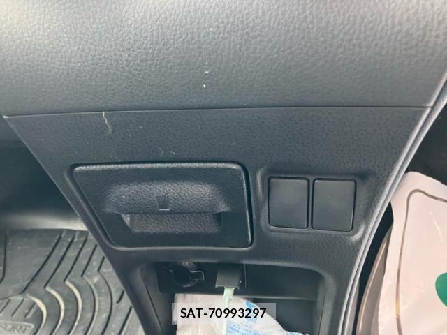 Toyota NOAH HYBRID 2016-01 7618808-16