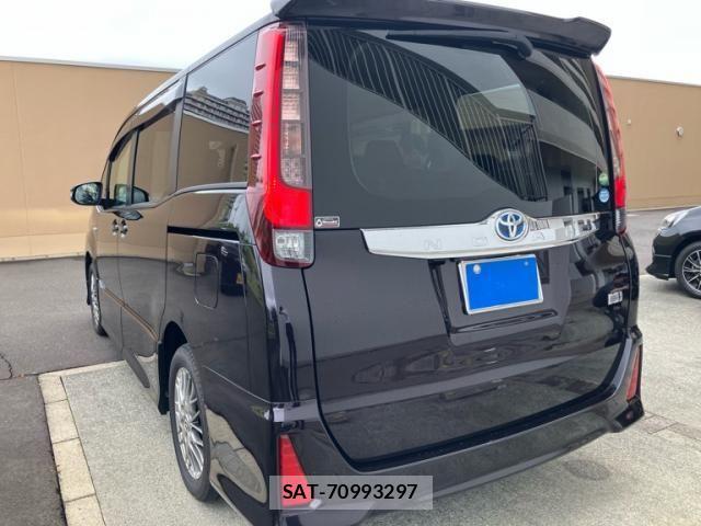 Toyota NOAH HYBRID 2016-01 7618808-4
