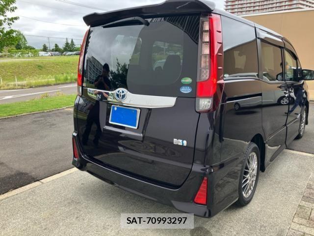 Toyota NOAH HYBRID 2016-01 7618808-5