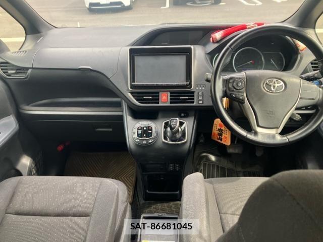 Toyota NOAH HYBRID 2015-03 7618807-11