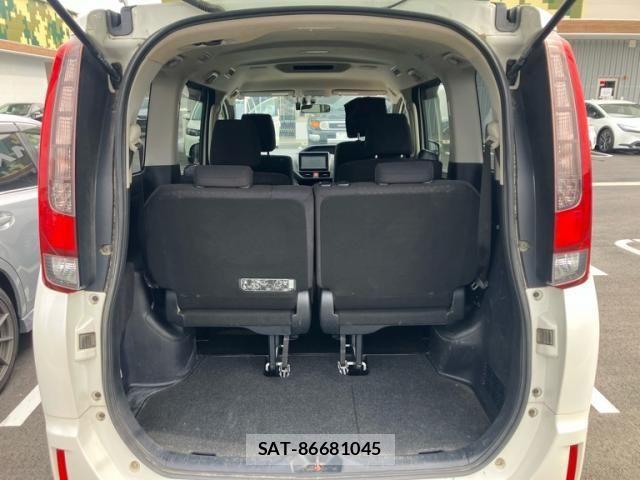 Toyota NOAH HYBRID 2015-03 7618807-12
