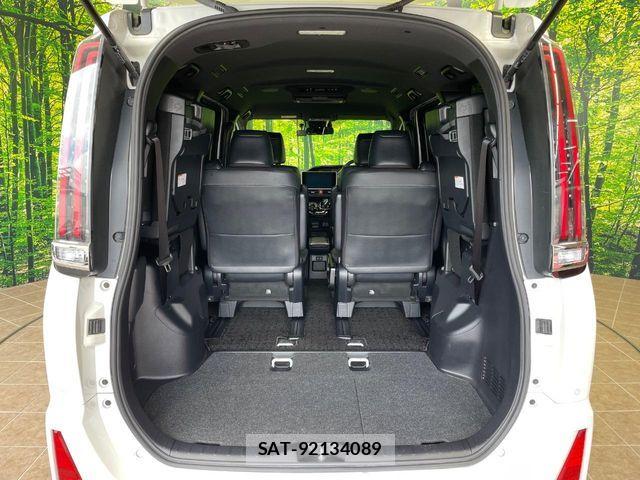 Toyota NOAH HYBRID 2019-08 7618790-11