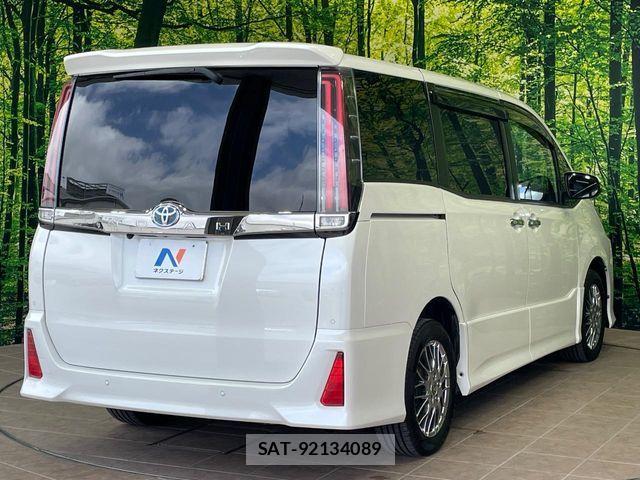 Toyota NOAH HYBRID 2019-08 7618790-18