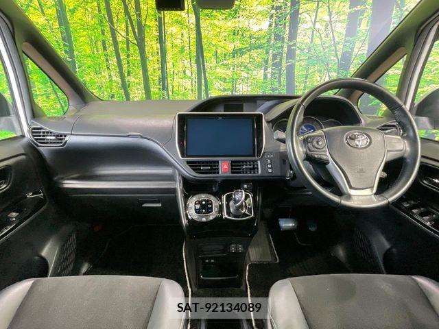 Toyota NOAH HYBRID 2019-08 7618790-1