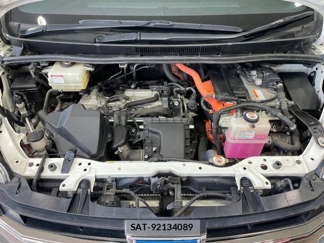 Toyota NOAH HYBRID 2019-08 7618790-19