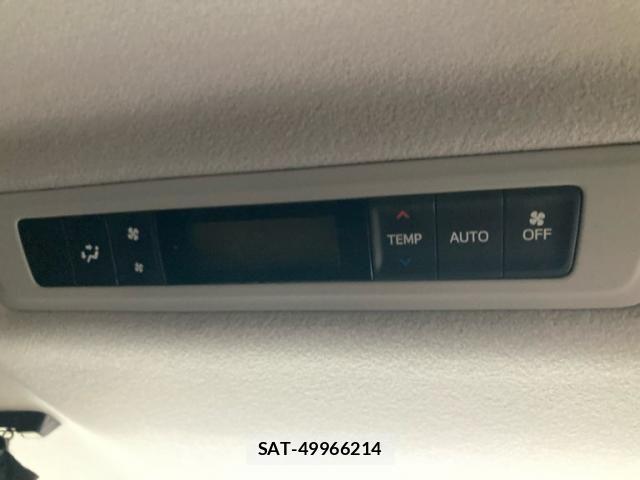 Toyota NOAH HYBRID 2014-04 7618806-14