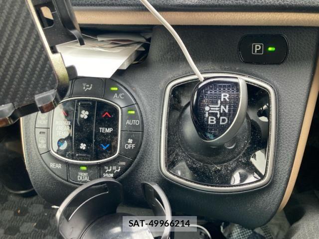 Toyota NOAH HYBRID 2014-04 7618806-21