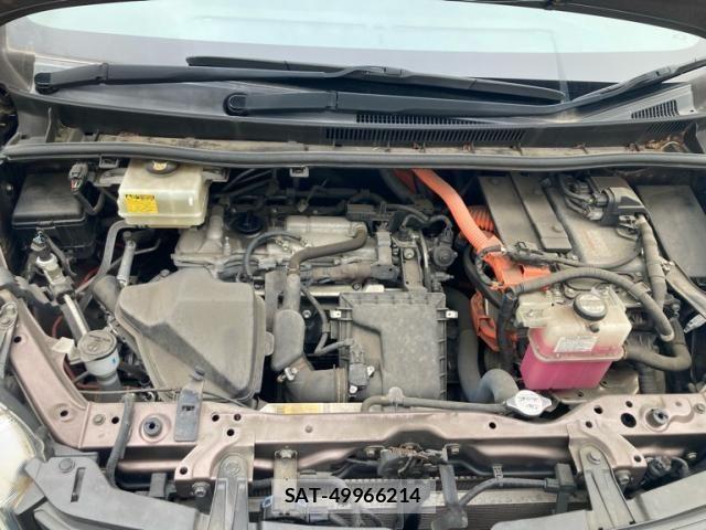 Toyota NOAH HYBRID 2014-04 7618806-26