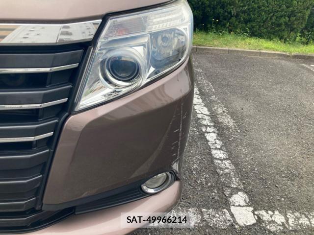 Toyota NOAH HYBRID 2014-04 7618806-3