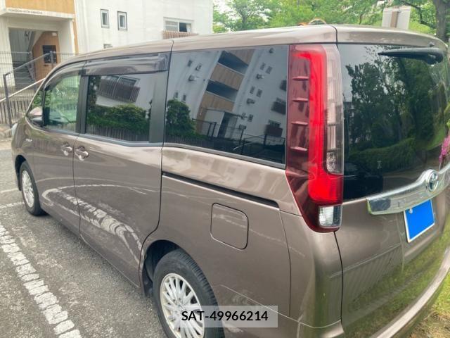 Toyota NOAH HYBRID 2014-04 7618806-5