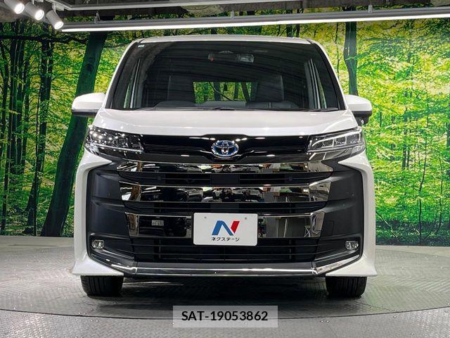 Toyota NOAH HYBRID 2023-12 7618785-14