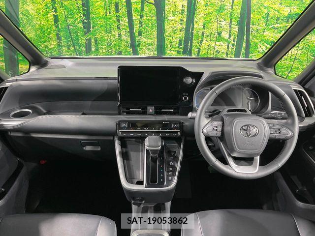 Toyota NOAH HYBRID 2023-12 7618785-1