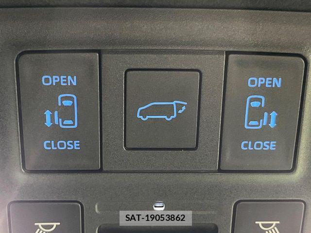 Toyota NOAH HYBRID 2023-12 7618785-6