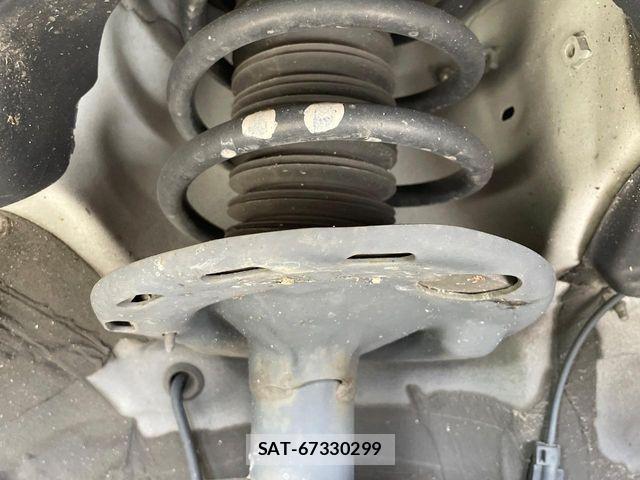 Toyota NOAH HYBRID 2020-03 7618792-19