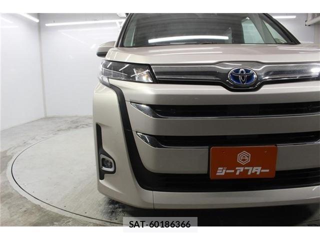 Toyota NOAH HYBRID 2023-01 7618789-10