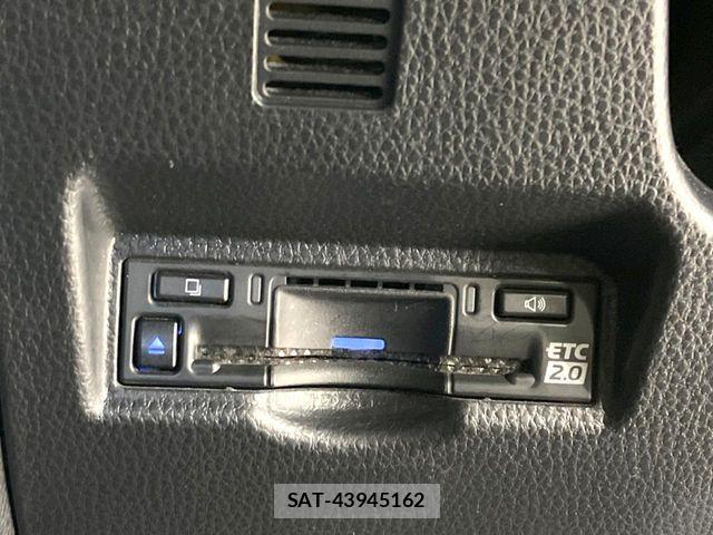 Toyota NOAH HYBRID 2022-06 7618788-7