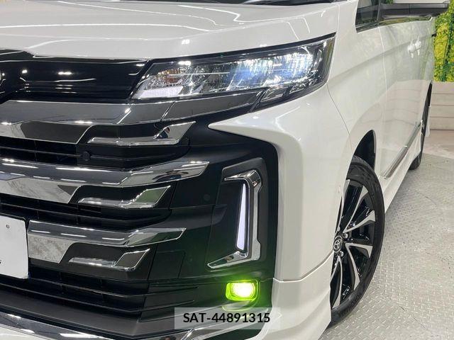 Toyota NOAH HYBRID 2023-05 7618786-12