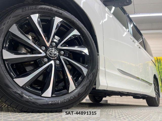 Toyota NOAH HYBRID 2023-05 7618786-13