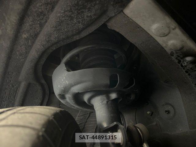 Toyota NOAH HYBRID 2023-05 7618786-19