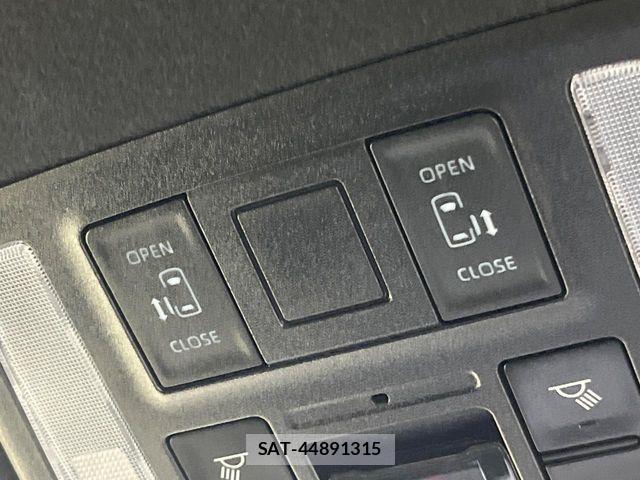 Toyota NOAH HYBRID 2023-05 7618786-5
