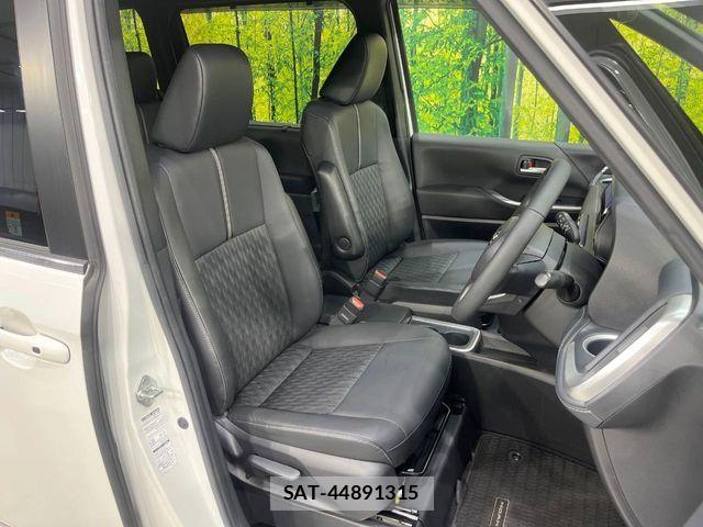 Toyota NOAH HYBRID 2023-05 7618786-7