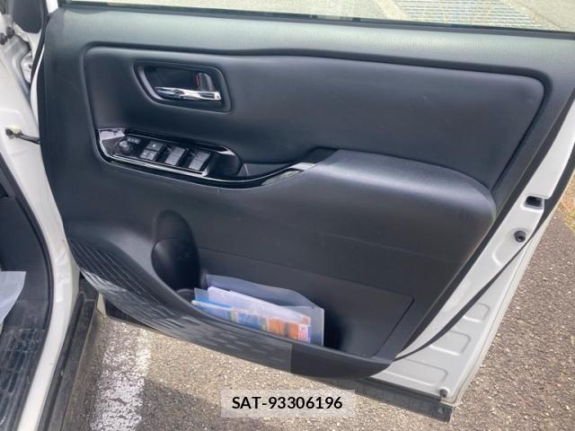 Toyota NOAH HYBRID 2021-07 7618791-9
