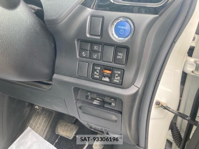 Toyota NOAH HYBRID 2021-07 7618791-11