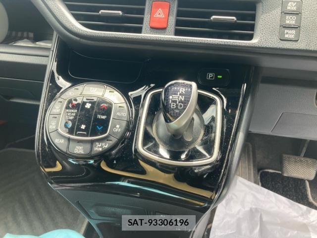 Toyota NOAH HYBRID 2021-07 7618791-14