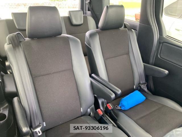 Toyota NOAH HYBRID 2021-07 7618791-18