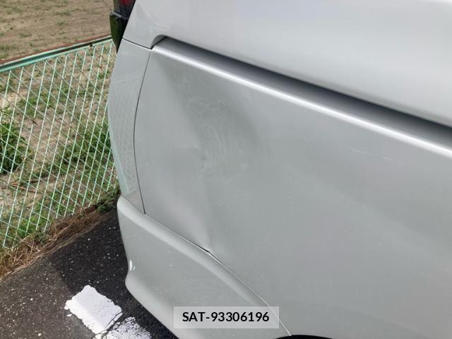 Toyota NOAH HYBRID 2021-07 7618791-4