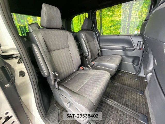 Toyota NOAH HYBRID 2023-10 7618787-9