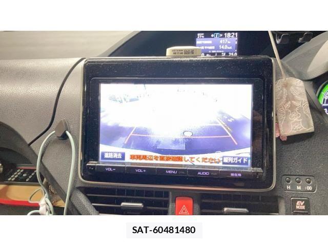Toyota NOAH HYBRID 2015-08 7618804-9